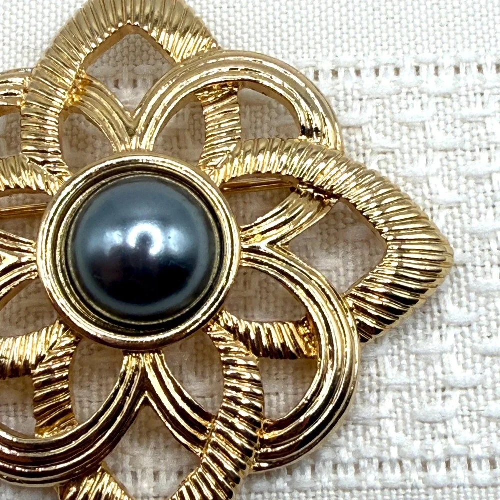 Vintage Unsigned AVON 1987 Parisian Impressions Grey Faux Pearl Gold Tone Brooch